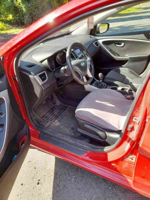Hyundai i30 1,4   rv. 2015 , STK do 10/2017 - foto 6