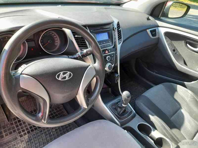 Hyundai i30 1,4   rv. 2015 , STK do 10/2017 - foto 4