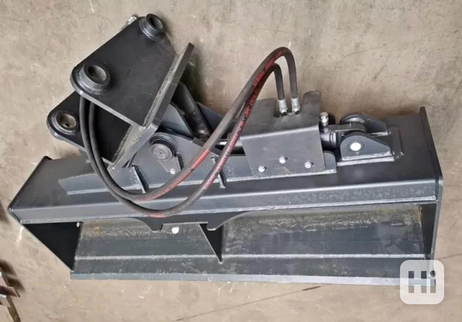 Hydraulická svahovka  - foto 1