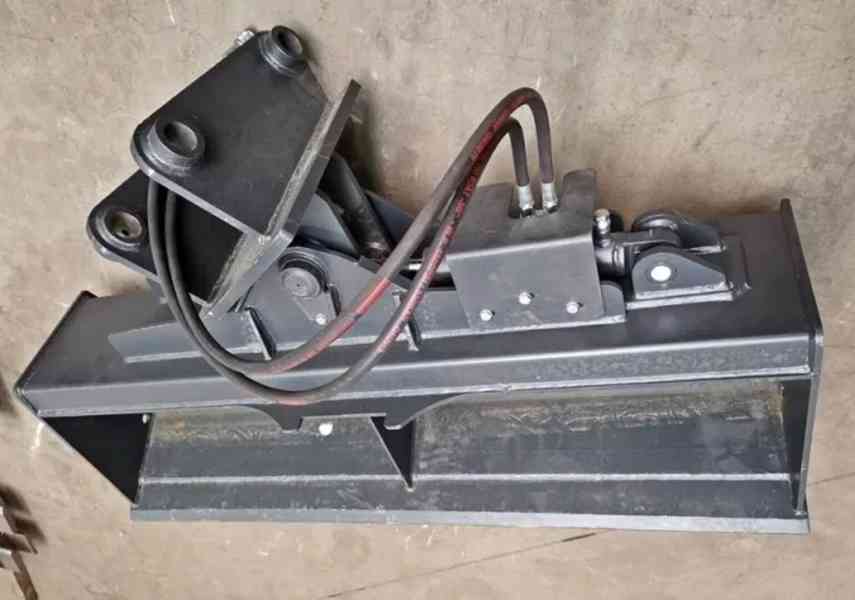 Hydraulická svahovka  - foto 5