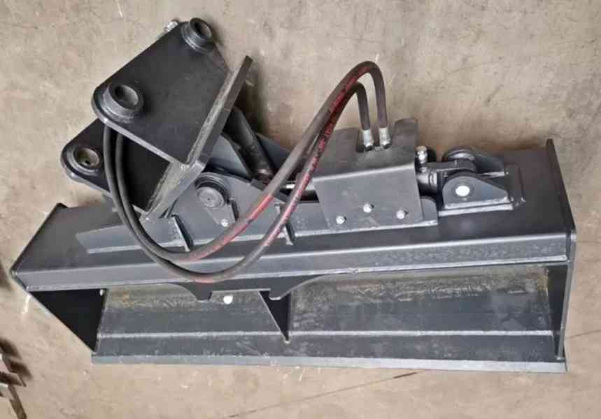 Hydraulická svahovka  - foto 1