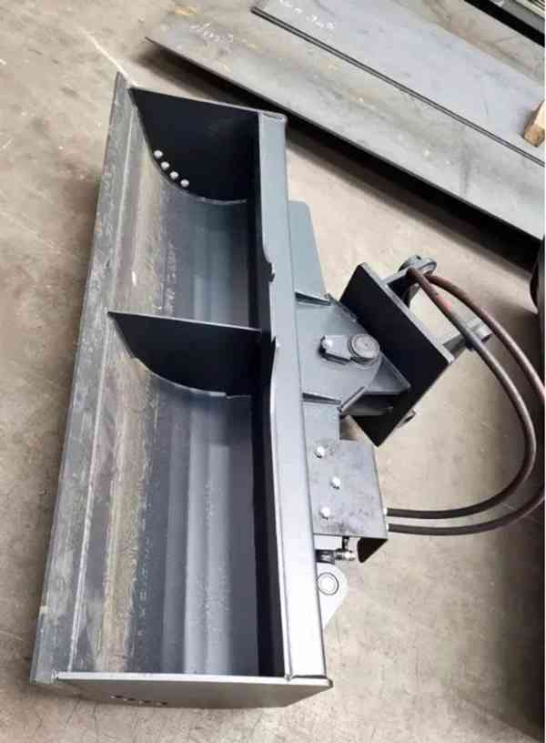 Hydraulická svahovka  - foto 3