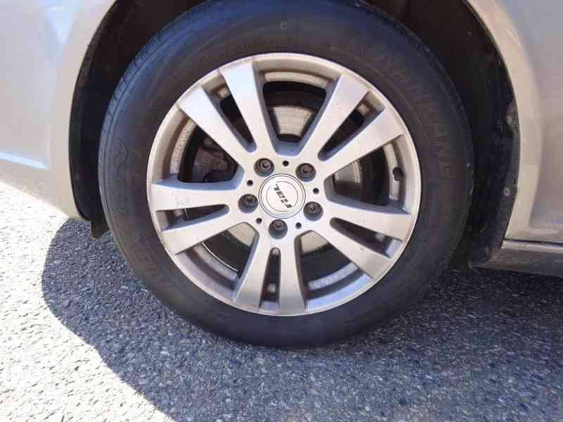 Škoda Octavia 1.6 TDI Combi r.v.2011 (77 kw) - foto 18