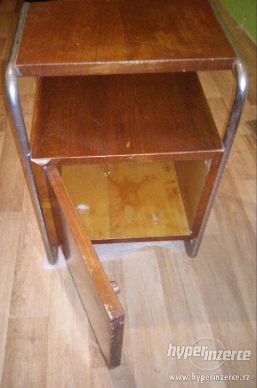 Starožitný noční stolek z ohýbaných trubek - foto 3