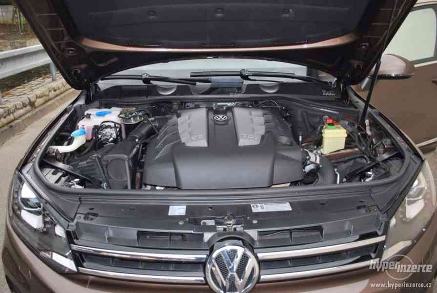 Volkswagen Touareg 3.0TDi 150kW R-LINE PAKET - foto 21