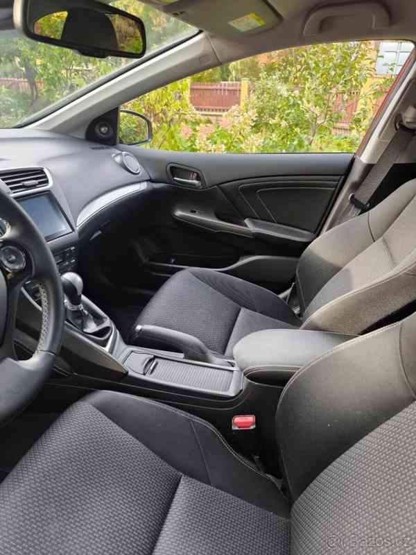 Honda Civic 1,6   tourer 16 d-tec - foto 12