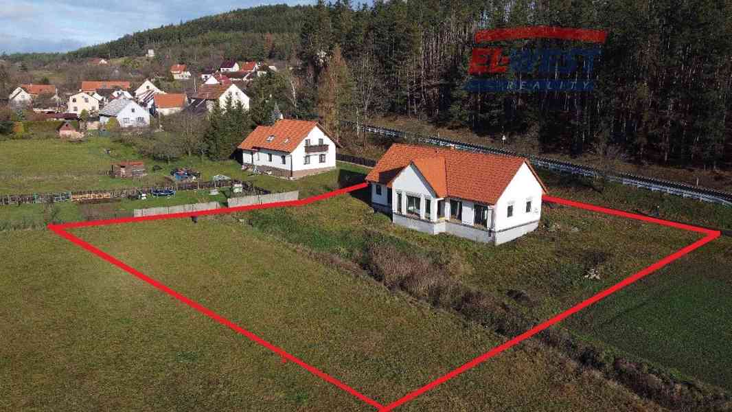 Prodej RD před dokončením s garáží a zahradou v obci Rabí u Sušice - foto 23