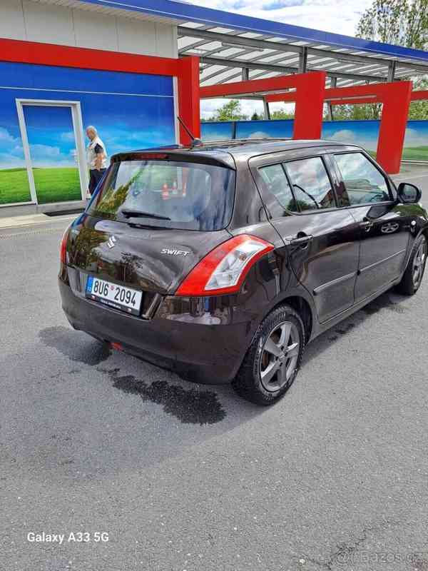 Suzuki Swift 1,2 4/ 2015 - foto 2