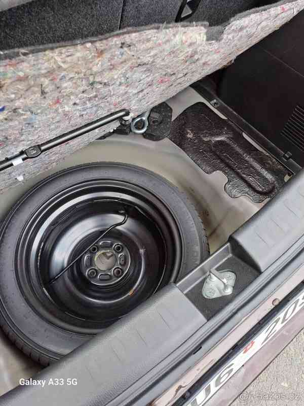 Suzuki Swift 1,2 4/ 2015 - foto 5