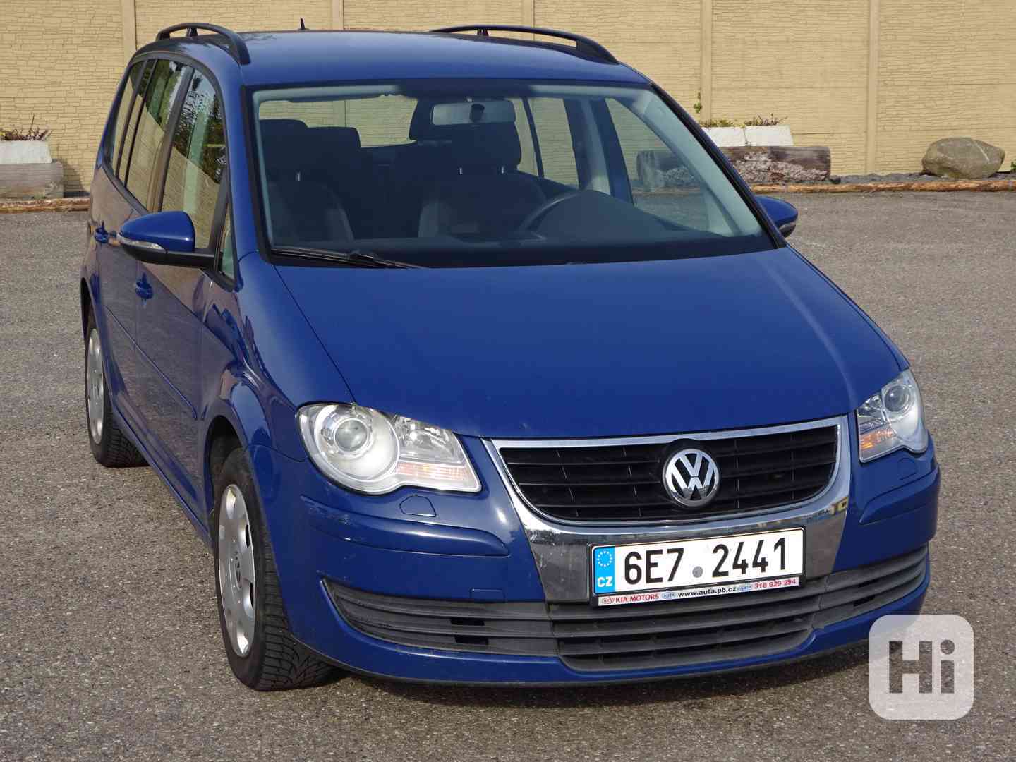 VW Touran 1.4 TSI r.v.2010 (103 kw) 7 míst stk:10/2026 - foto 1