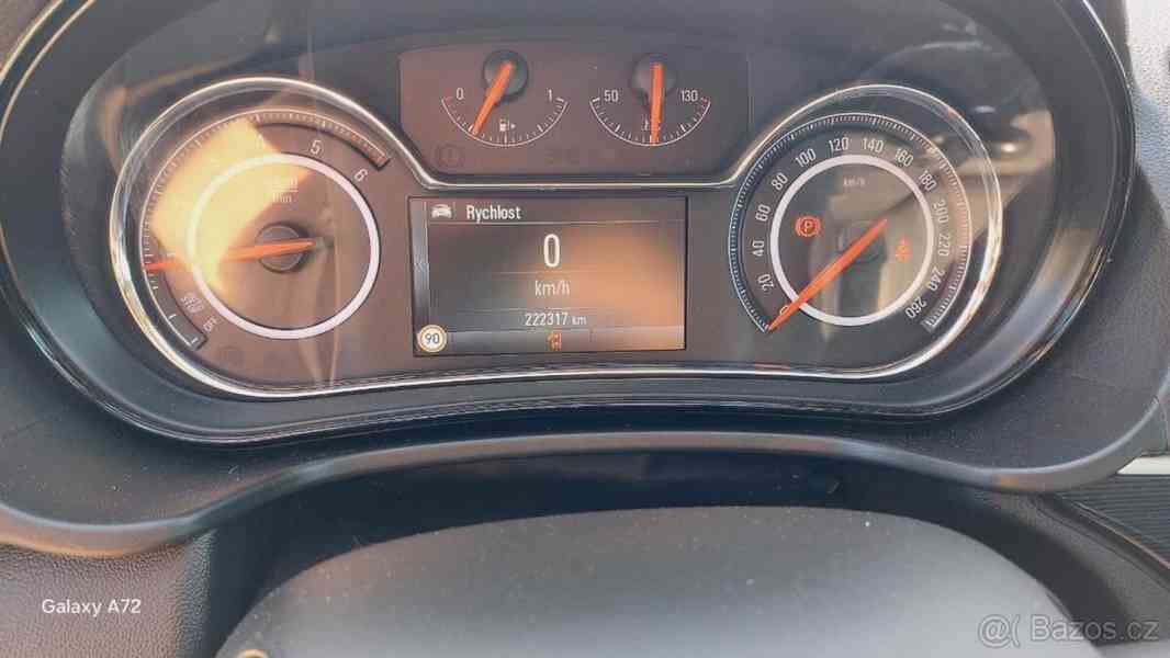 Opel Insignia 2,0 - foto 11