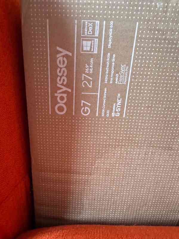 Samsung Herní monitor Odyssey G7 27” (LC27G75TQSE) – 240 Hz, - foto 3