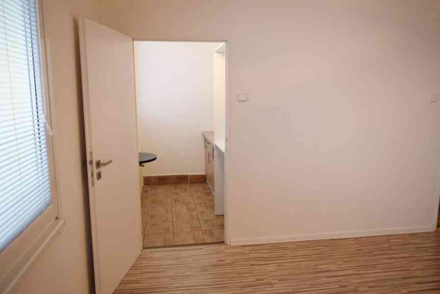Pronájem bytu 1+kk ve Dvoře Králové nad Labem - foto 3
