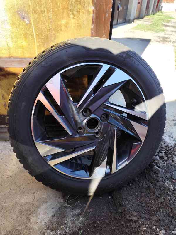 Hyundai i20 16" Nová Originální zimní sada 4+4 a bezp.matice - foto 3