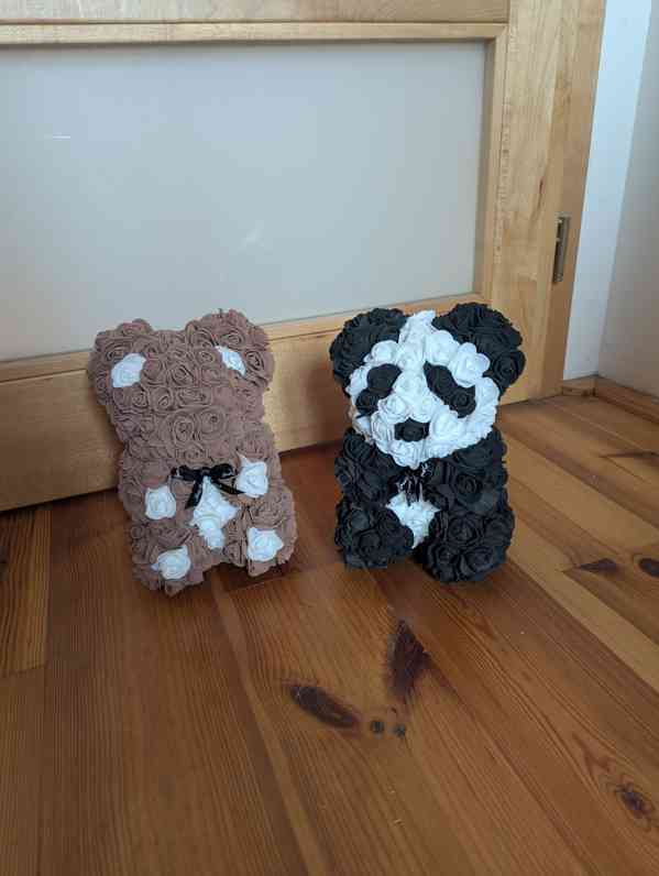 Medvídci z pěnových růží - foto 3