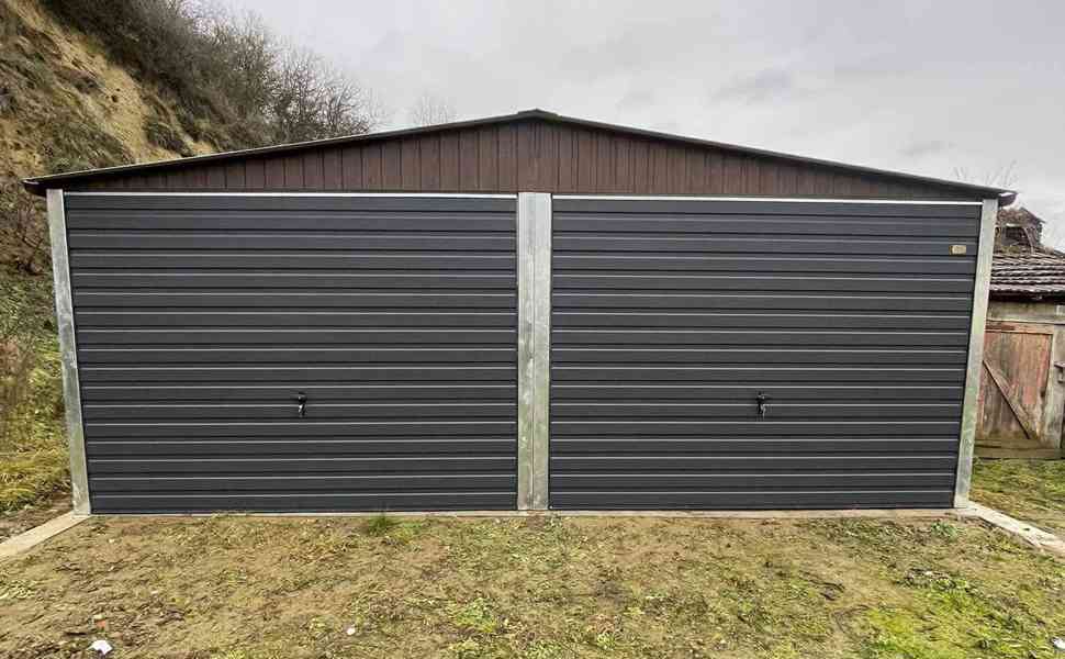 Plechova garáž 6x5,8m 2x výklopná vrata tmavý ořech TS1010 - foto 4