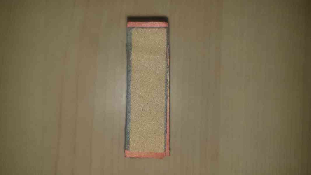 Stará dýhovaná krabička se zápalkami. - foto 3