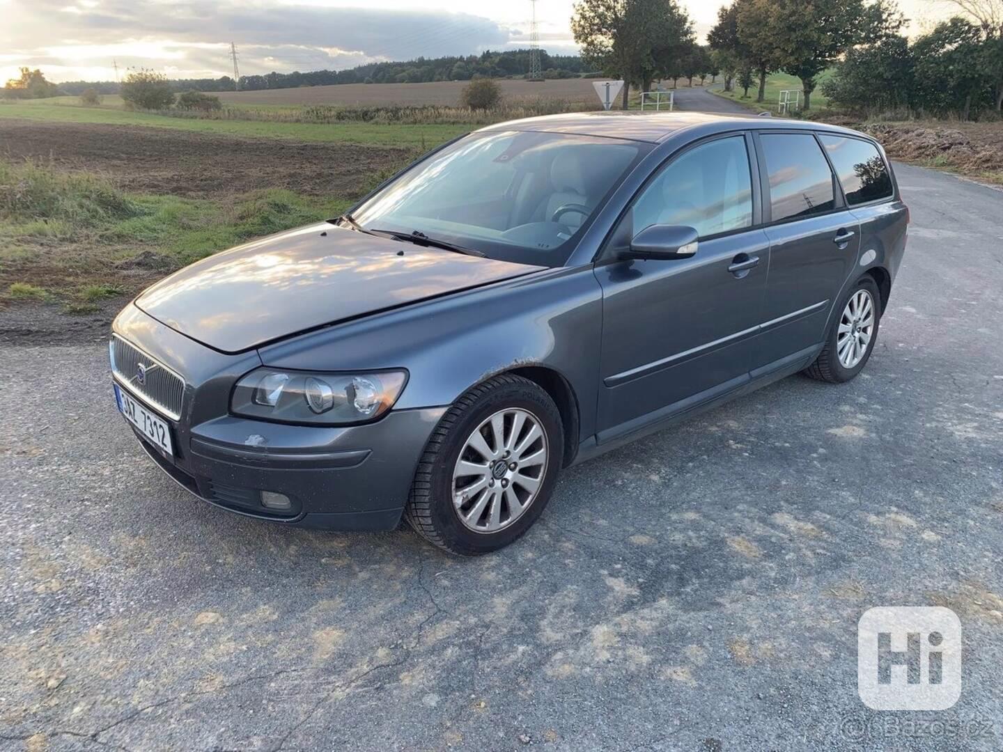 Volvo V50 2,4   5 válec , R.v. 2004 , Benzin,L - foto 1
