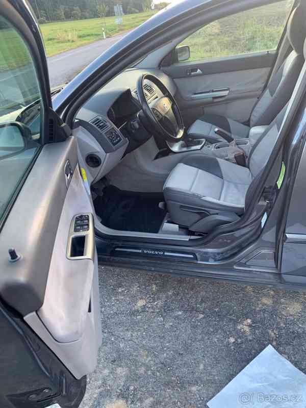 Volvo V50 2,4   5 válec , R.v. 2004 , Benzin,L - foto 9