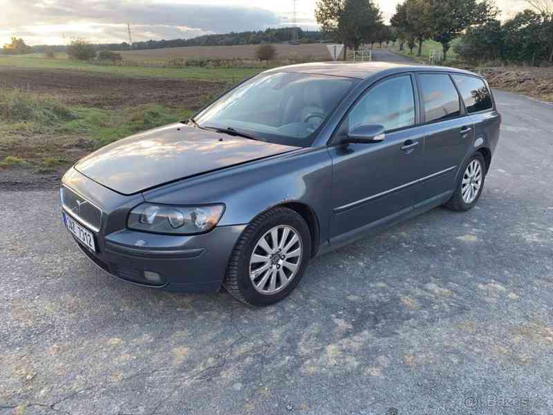 Volvo V50 2,4   5 válec , R.v. 2004 , Benzin,L - foto 1