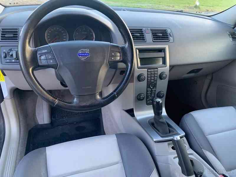 Volvo V50 2,4   5 válec , R.v. 2004 , Benzin,L - foto 10