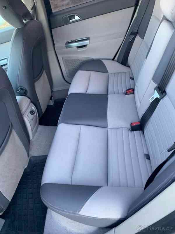 Volvo V50 2,4   5 válec , R.v. 2004 , Benzin,L - foto 11