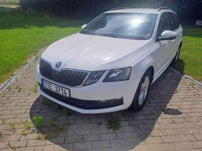 Škoda Octavia 1,6   3 - foto 2