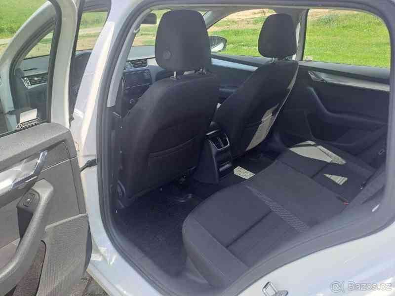 Škoda Octavia 1,6   3 - foto 9