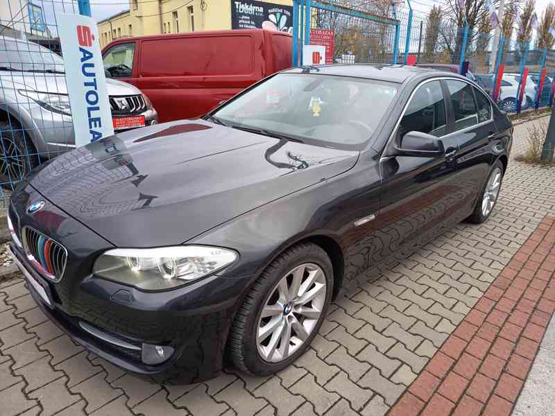 BMW 525d xDrive Limousine Webasto ČR  - foto 2