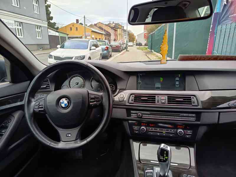 BMW 525d xDrive Limousine Webasto ČR  - foto 15