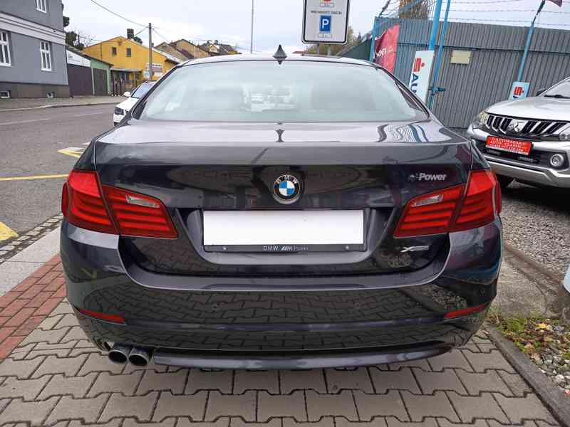 BMW 525d xDrive Limousine Webasto ČR  - foto 10