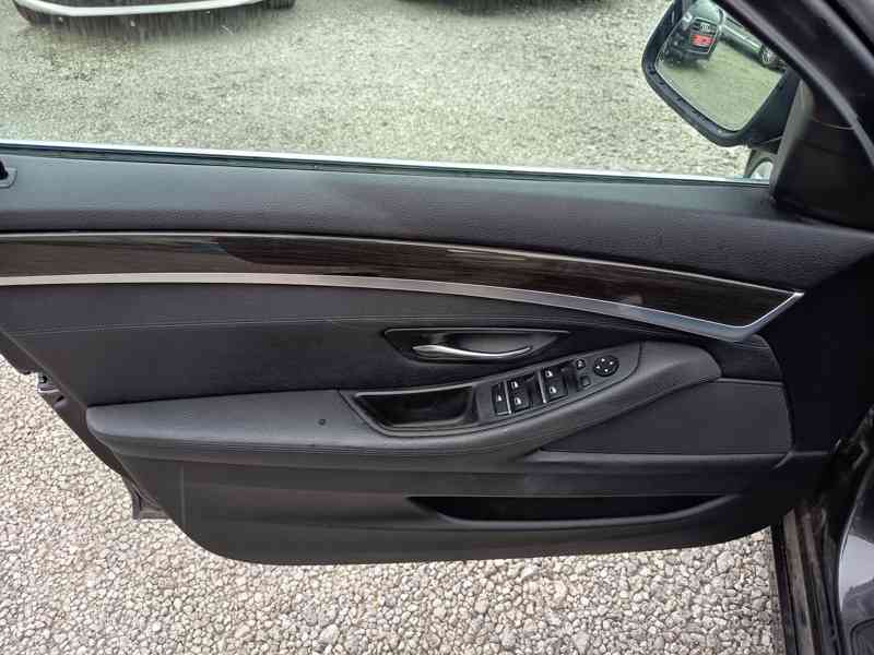 BMW 525d xDrive Limousine Webasto ČR - foto 23