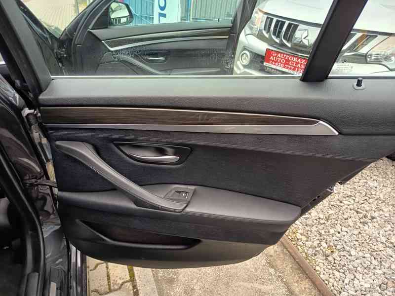 BMW 525d xDrive Limousine Webasto ČR  - foto 16