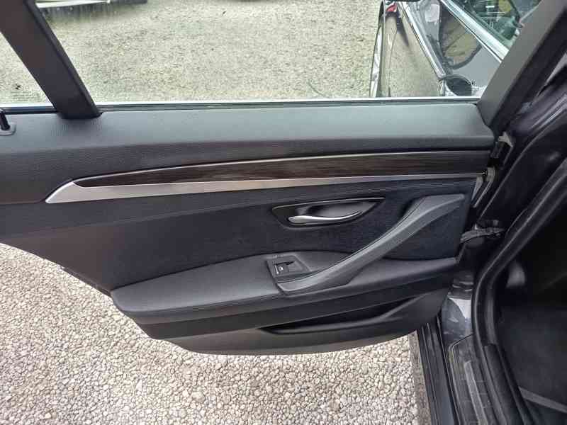 BMW 525d xDrive Limousine Webasto ČR - foto 22