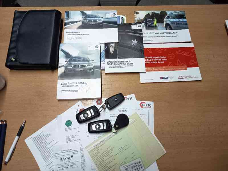 BMW 525d xDrive Limousine Webasto ČR  - foto 28