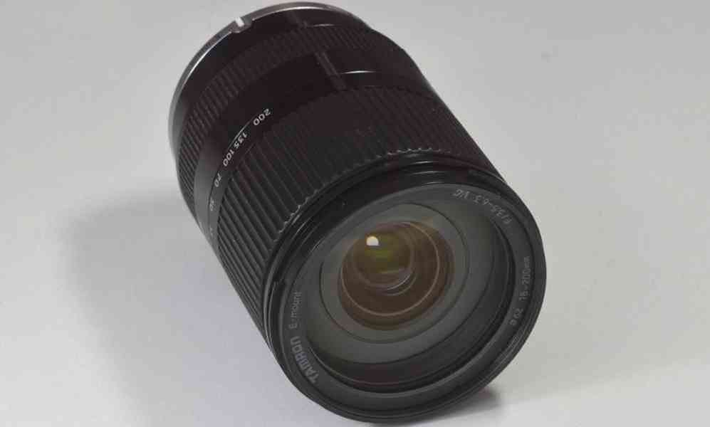 pro Sony E - AF 18-200mm 3.5-6.3 Di III VC *Emount - foto 3