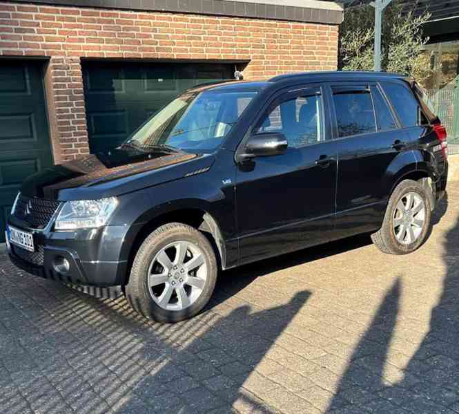 Suzuki Grand Vitara 3.2i V6 20 Jahre Aut. benzín 171kw - foto 1