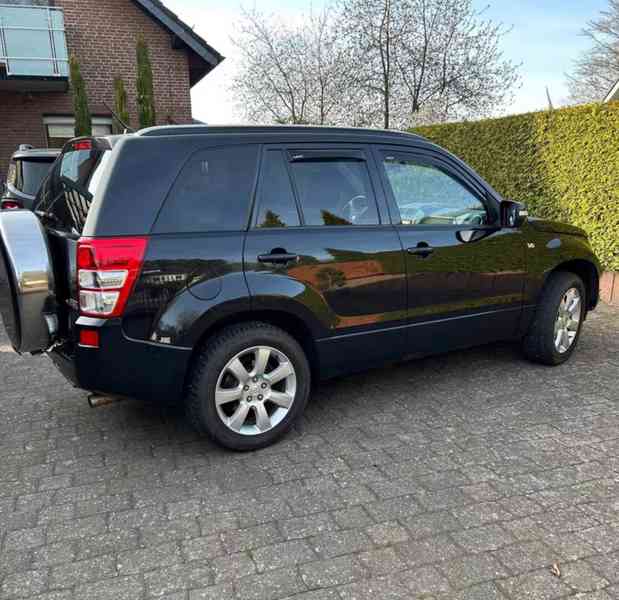 Suzuki Grand Vitara 3.2i V6 20 Jahre Aut. benzín 171kw - foto 6