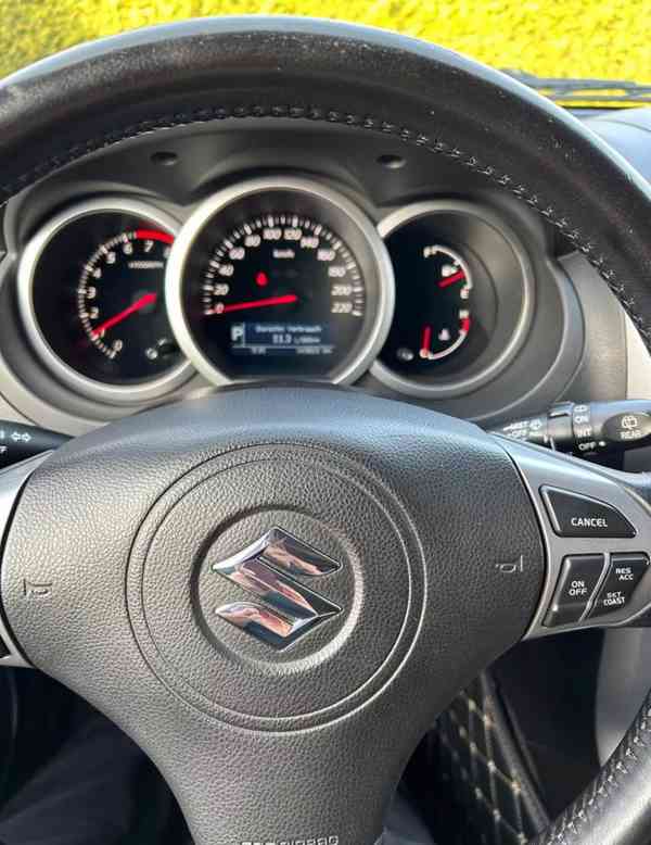Suzuki Grand Vitara 3.2i V6 20 Jahre Aut. benzín 171kw - foto 13