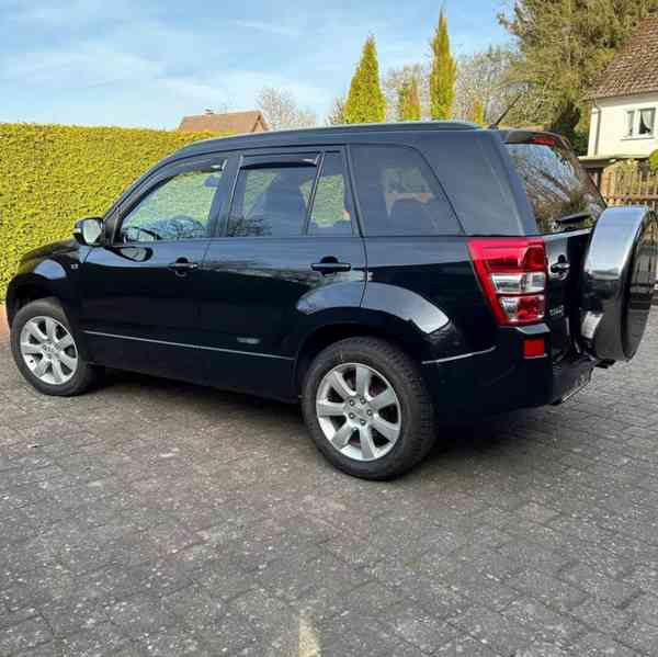 Suzuki Grand Vitara 3.2i V6 20 Jahre Aut. benzín 171kw - foto 3