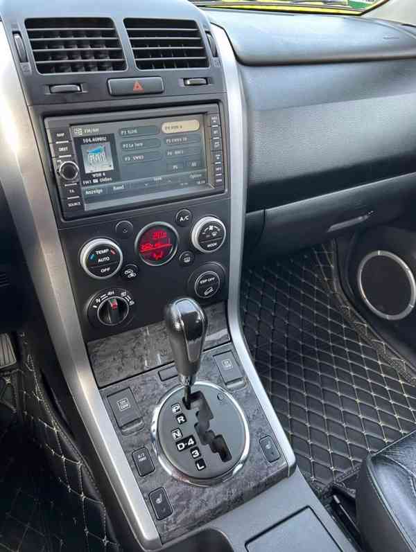 Suzuki Grand Vitara 3.2i V6 20 Jahre Aut. benzín 171kw - foto 9