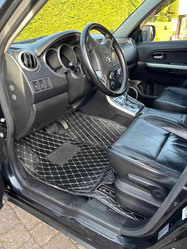 Suzuki Grand Vitara 3.2i V6 20 Jahre Aut. benzín 171kw - foto 15