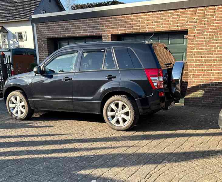 Suzuki Grand Vitara 3.2i V6 20 Jahre Aut. benzín 171kw - foto 4