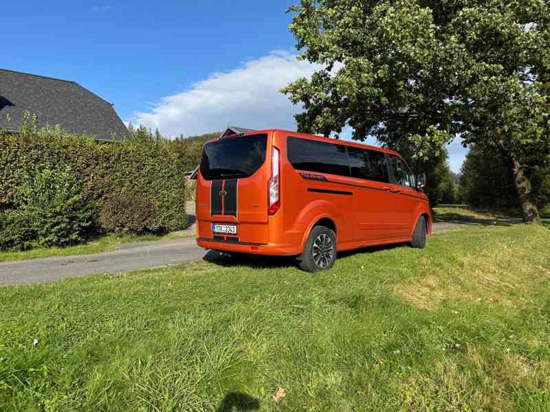 FORD Tourneo Custom SPORT 2,0Eco Blue ČR 1.majitel 8-míst L2 - foto 25