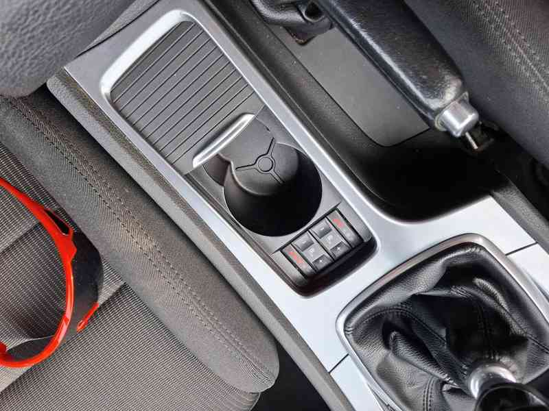 Ford mondeo mk4Titanium,combi,alu, výhřev,navi - foto 6