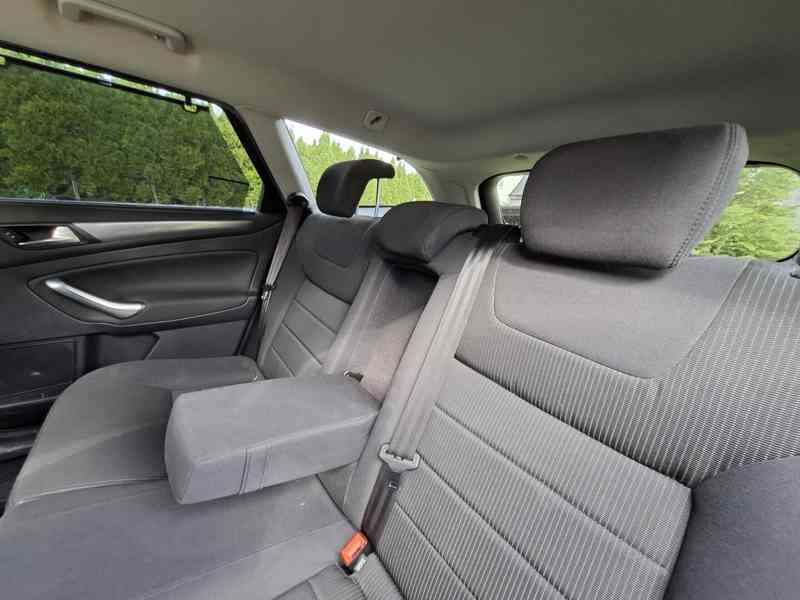 Ford mondeo mk4Titanium,combi,alu, výhřev,navi - foto 17