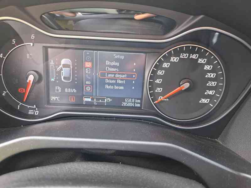 Ford mondeo mk4Titanium,combi,alu, výhřev,navi - foto 11