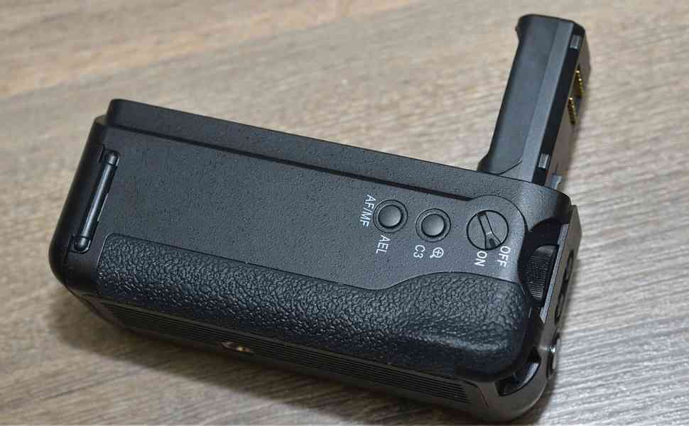 NEEWER NW-A7II  grip pro Sony A7II, A7SII, A7RII* - foto 7