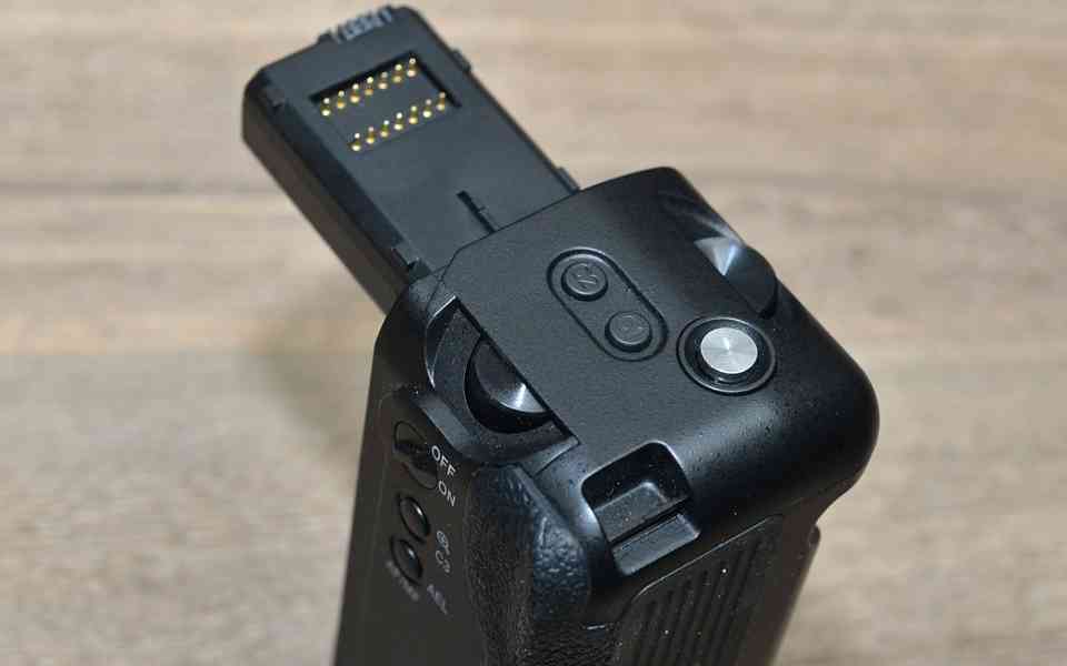 NEEWER NW-A7II  grip pro Sony A7II, A7SII, A7RII* - foto 6