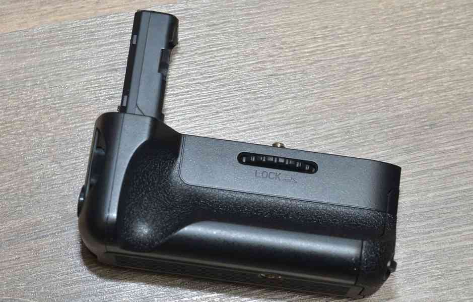 NEEWER NW-A7II  grip pro Sony A7II, A7SII, A7RII* - foto 4